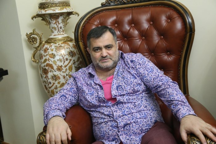 "Borcun əvəzinə brillyant tapança verdim" -    Maqsud Mahmudov      
