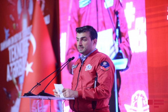   Selcuk Bayraktar platica sobre la victoria de Karabaj   