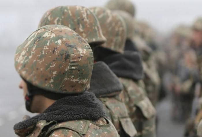   Aserbaidschan übergibt 8 Soldaten an Armenien  
