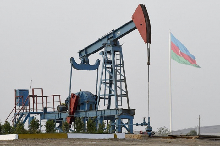   El precio del petróleo de Azerbaiyán se acerca a los 100 dólares   