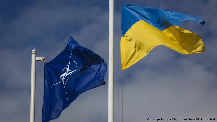     Deutschen unterstützen   den NATO-Beitritt der Ukraine   nicht    