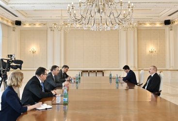   الرئيس إلهام علييف يلتقي بالممثل الخاص للاتحاد الأوروبي لشؤون جنوب القوقاز  