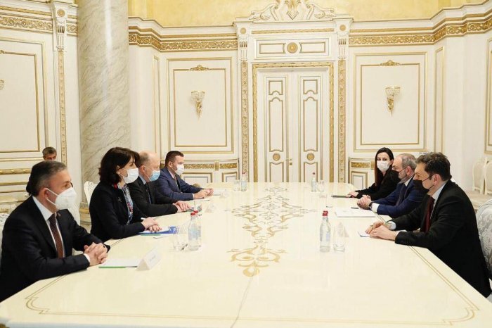   Armenian PM receives Azerbaijani MPs in Yerevan  