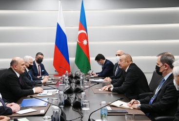   الرئيس إلهام علييف يتفقد مركز التنسيق لدى مجلس الوزراء الروسي  