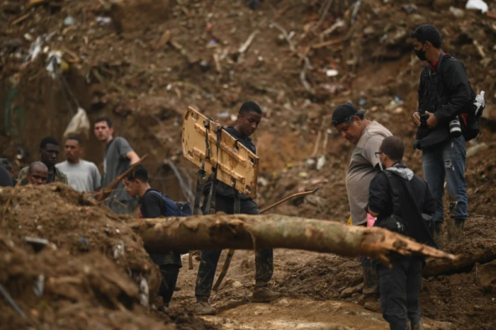 Las inundaciones de Petrópolis ya sumaron 195 muertos y se convirtió en la peor tragedia de la ciudad desde 1988