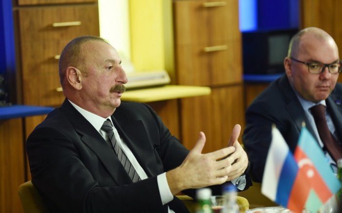  "Paşinyanı ittiham edirlər ki, Əliyevin fikri ilə oturub-durur"  