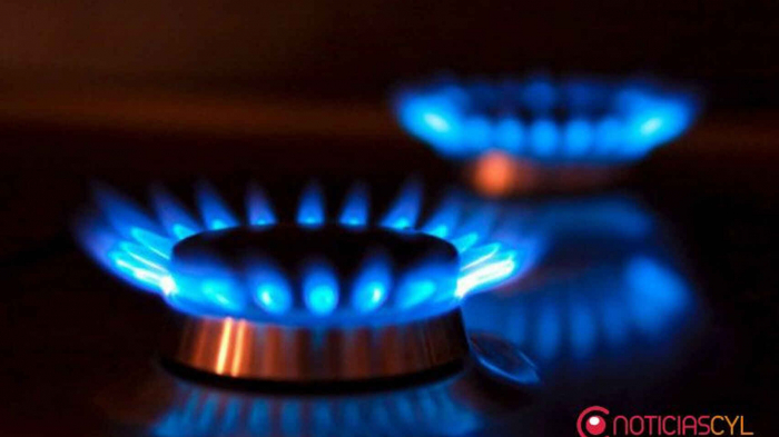 El petróleo supera los 100 dólares y el gas natural se dispara un 30% tras el bombardeo sobre Kiev