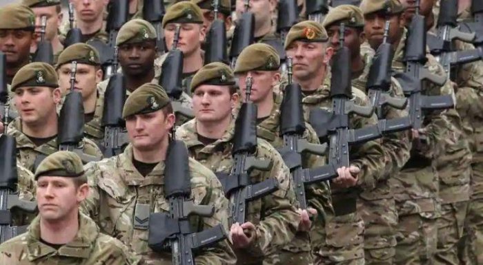    Britaniya Ukraynaya 100-dən çox hərbçi  göndərdi     
