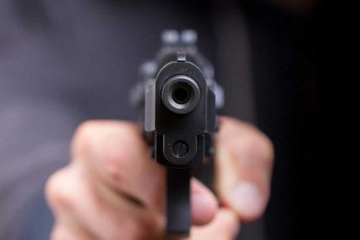 Bakıda polisləri bıçaqlayan şəxs saxlanıldı