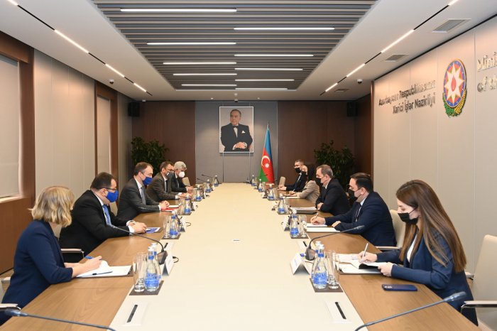       Nazir:    "Ermənistan verdiyi vədlər yerinə yetirməlidir"   