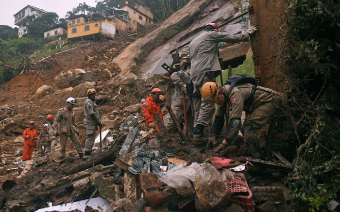 Brésil: Le nombre de victimes des pluies à Petropolis a atteint 165