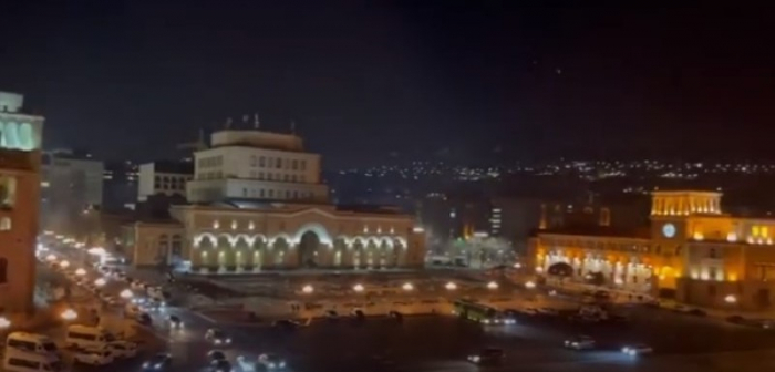    Azərbaycanlı deputat İrəvanın gecə görüntüsünü paylaşdı -    VİDEO      
