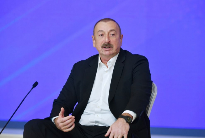    "Müharibə gedə-gedə ovaxtkı iqtidar Gəncəni bombalayırdı"    - Prezident      
   
