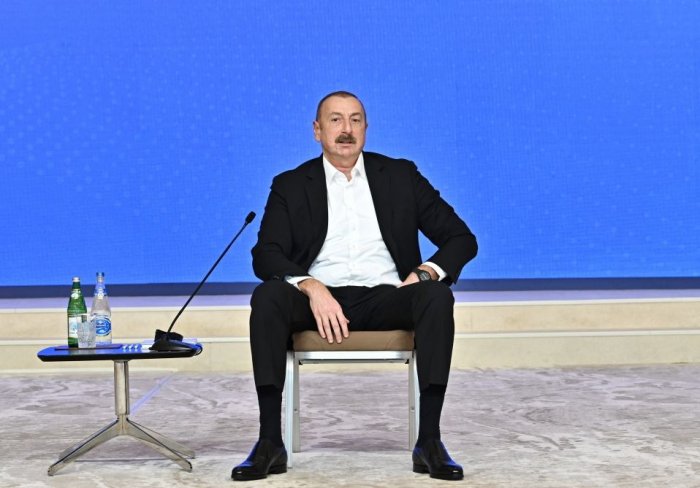    "Əminəm ki, Azərbaycan gəncləri fitnələrə heç vaxt uymayacaqlar"    - İlham Əliyev       