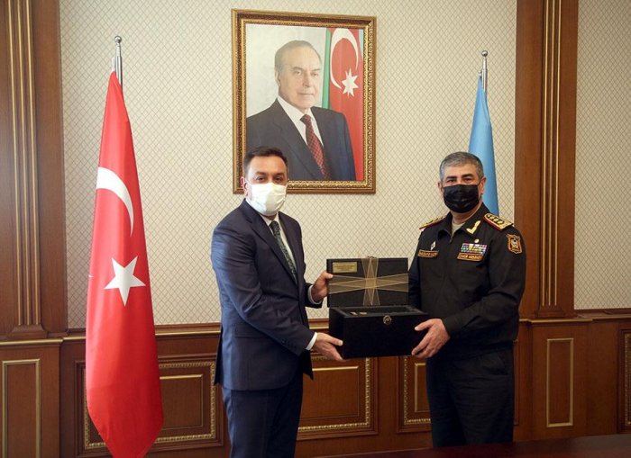    Zakir Həsənov Muhsin Dərə ilə görüşüb -    FOTO     
   