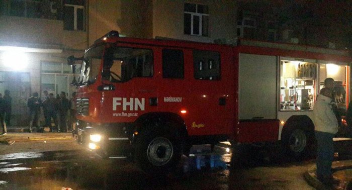 Bakıda yaşayış binasında yanğın olub, zərərçəkən var