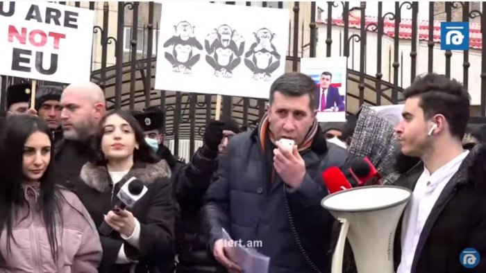   Ermənilər Avropa İttifaqına etiraz edirlər-    CANLI      