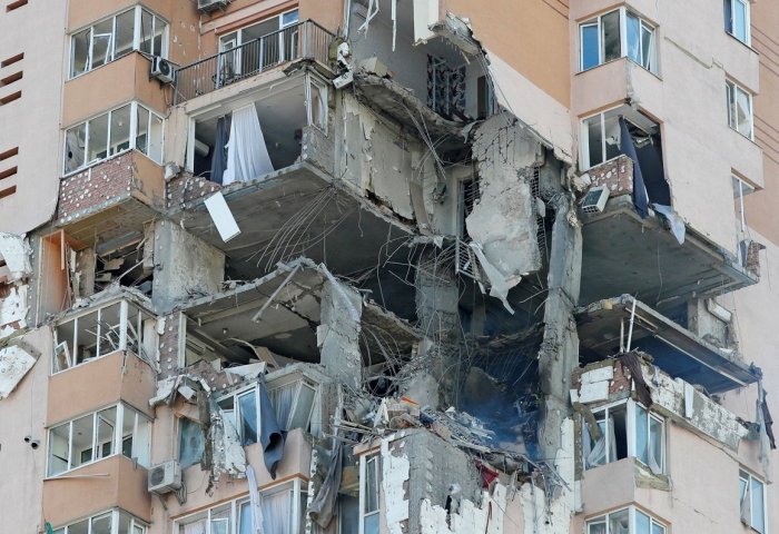       Kiyevdə partlayış:    7 mülki avtomobil məhv edilib, yaralananlar var   