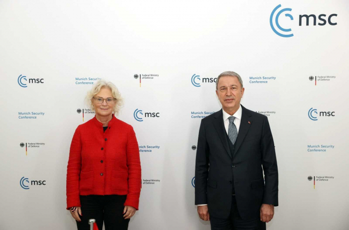 Hulusi Akar Almaniya müdafiə naziri ilə regional məsələləri müzakirə edib