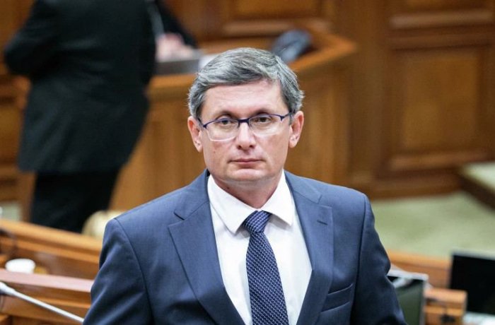       Moldova spikeri Qarabağda:    "Bu qədər dağıntını görmək kədərlidir"   