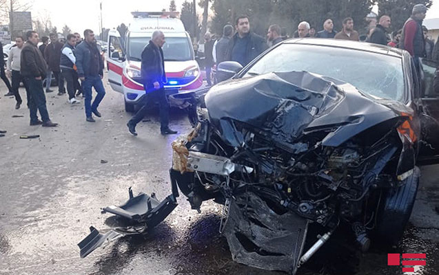    İcra müavininin sərxoş sürücüsü qəza törətdi -    Fotolar  
      