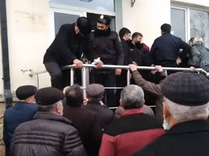    Xəstəxanadan şəkər xəstələrinin dərman növbəsi ilə bağlı    AÇIQLAMA   
      