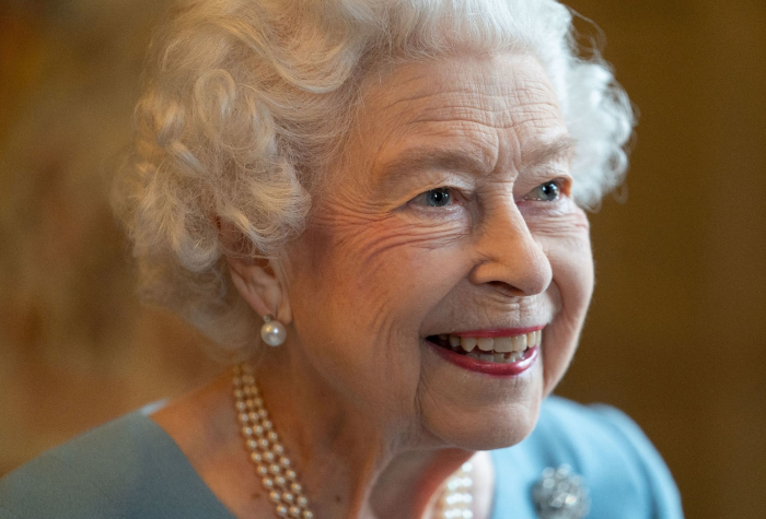 Angleterre : La reine Elizabeth II positive au Covid