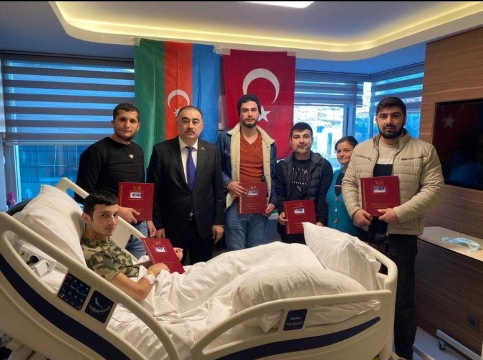 Səfir Türkiyədə müalicə alan qazilərə baş çəkib -  FOTO 