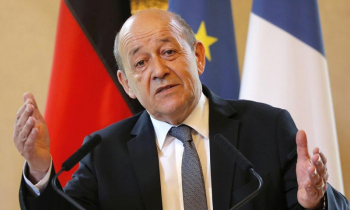  Si nécessaire, la France peut aider Zelensky, affirme Le Drian 