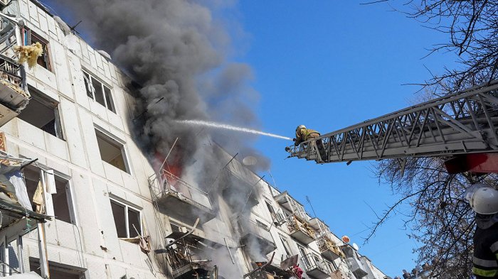    Donetskdə xəstəxananı atəşə tutdular -    4 ölü,10 yaralı  
      