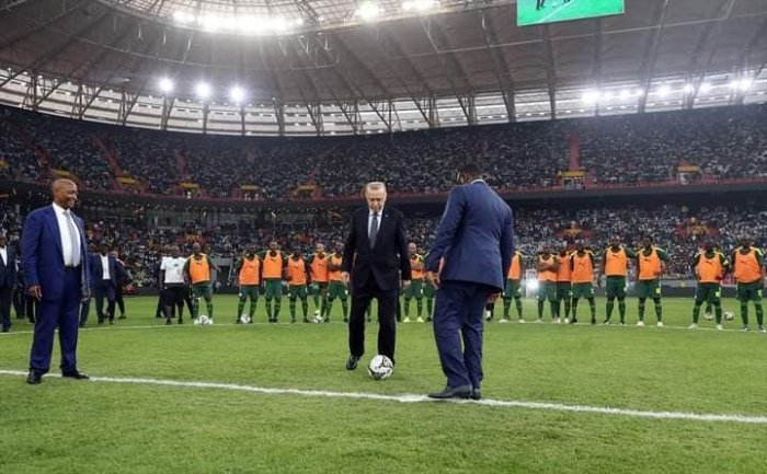    Ərdoğan Afrikada futbol oynadı -    VİDEO      