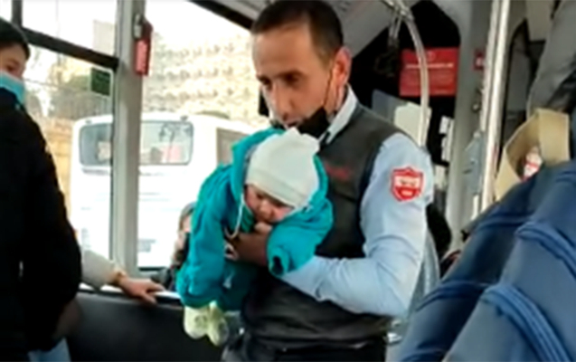 Bakıda sürücüdən nümunəvi addım:    Ağlayan uşağı sakitləşdirdi       