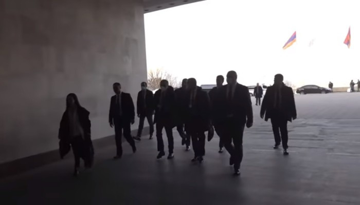   İrəvana gedən deputatlarımızın təhlükəsizliyi gücləndirilib-   VİDEO      