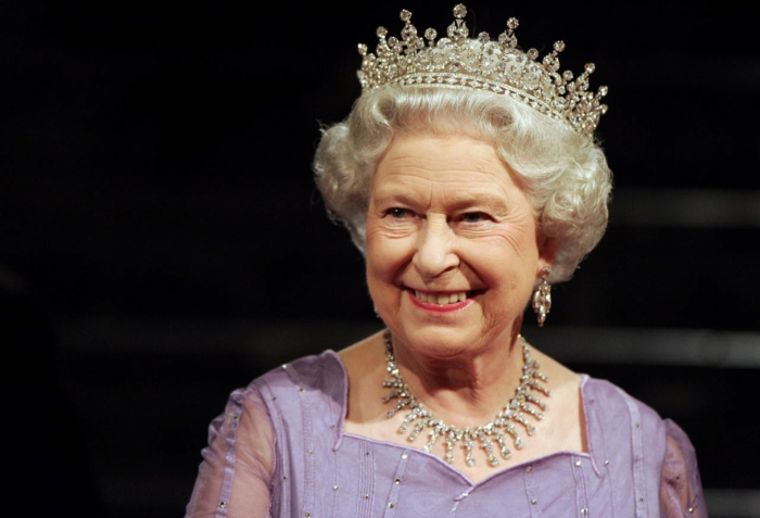 II Elizabet Britaniyanın yeni kraliçasının adını açıqlayıb