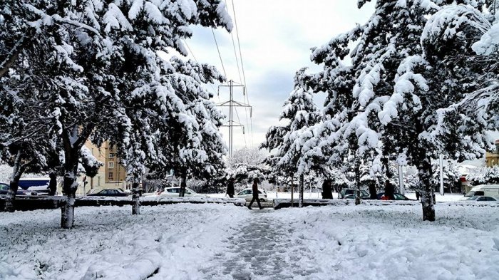    Temperatur 8 dərəcə enəcək:    Yağış, qar yağacaq      