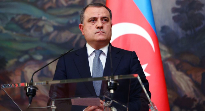  Nazir cənubi koreyalı həmkarını təbrik edib
