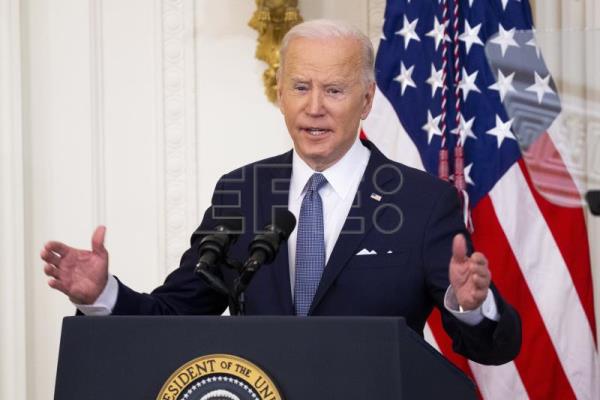 Biden minimiza el riesgo de guerra nuclear pese a la "peligrosa" orden de Putin