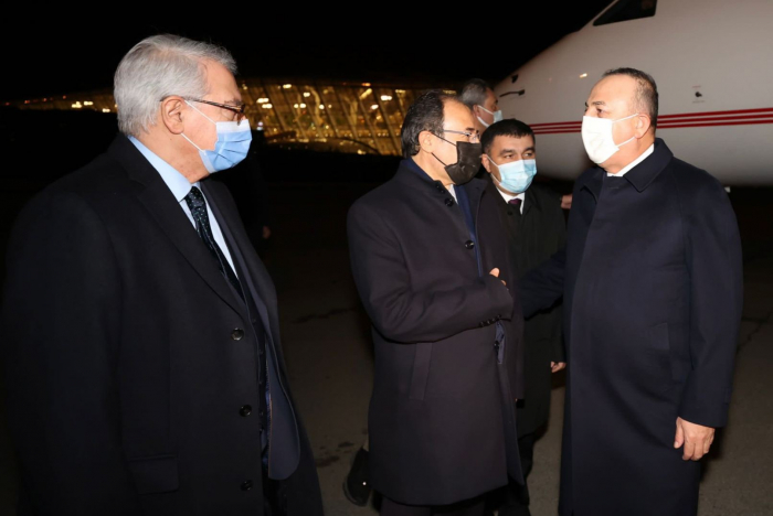   Türkischer Außenminister trifft in Aserbaidschan ein  