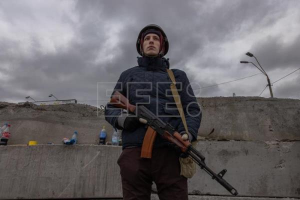 El undécimo día de guerra llega tras la suspensión de la evacuación civil