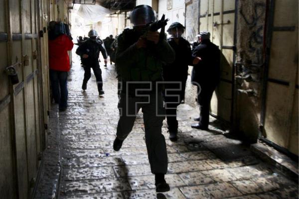 El Ejército israelí mata a un menor palestino en choques cerca de Jerusalén