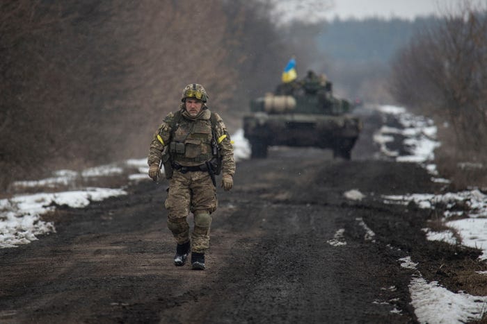  War in Ukraine: West hits Russia with oil bans and gas curbs  