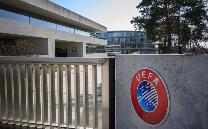 UEFA verhängt eine Geldstrafe gegen Frankreichs Marseille wegen provokanten Banners