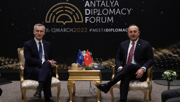   Turkish FM meets with NATO Secretary General   