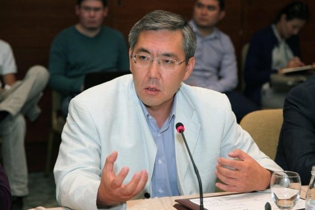     Kasachischer Ökonom:   Die kaspischen Staaten müssen eine unabhängige Politik aufbauen, die auf ihren eigenen Interessen basiert" -   INTERVIEW    