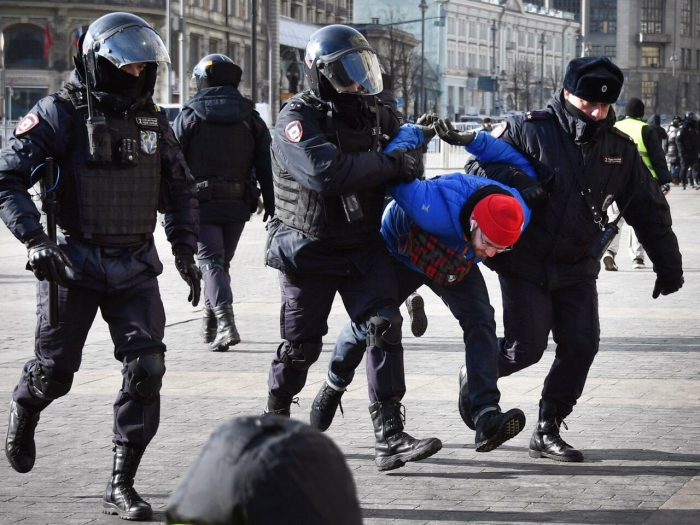   Dozens detained in Russia for protesting "military operation" in Ukraine -   NO COMMENT    