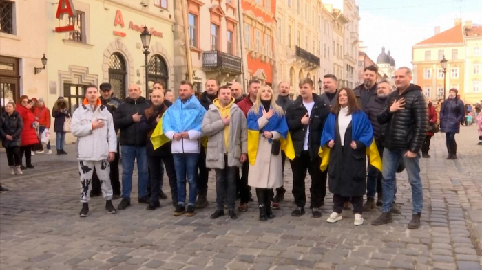   Opera singers perform national anthem in Lviv -   NO COMMENT    