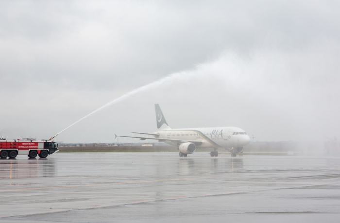 Heydar Aliyev Internationaler Flughafen erhält den ersten Linienflug aus Pakistan