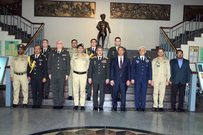   Azerbaijan Defense Minister visits the Pakistan Army Museum  
 