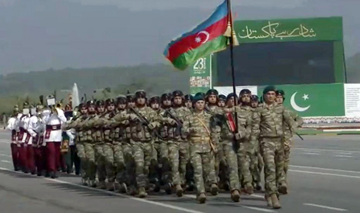   Azerbaijani servicemen take part in military parade on Pakistan Day  
 