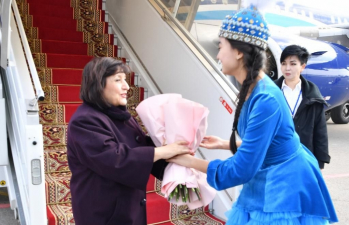  Aserbaidschanische Parlamentssprecherin besucht Kasachstan 